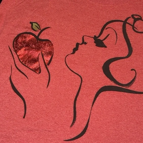 Snow White poison apple T-shirt - Picture 2 of 4